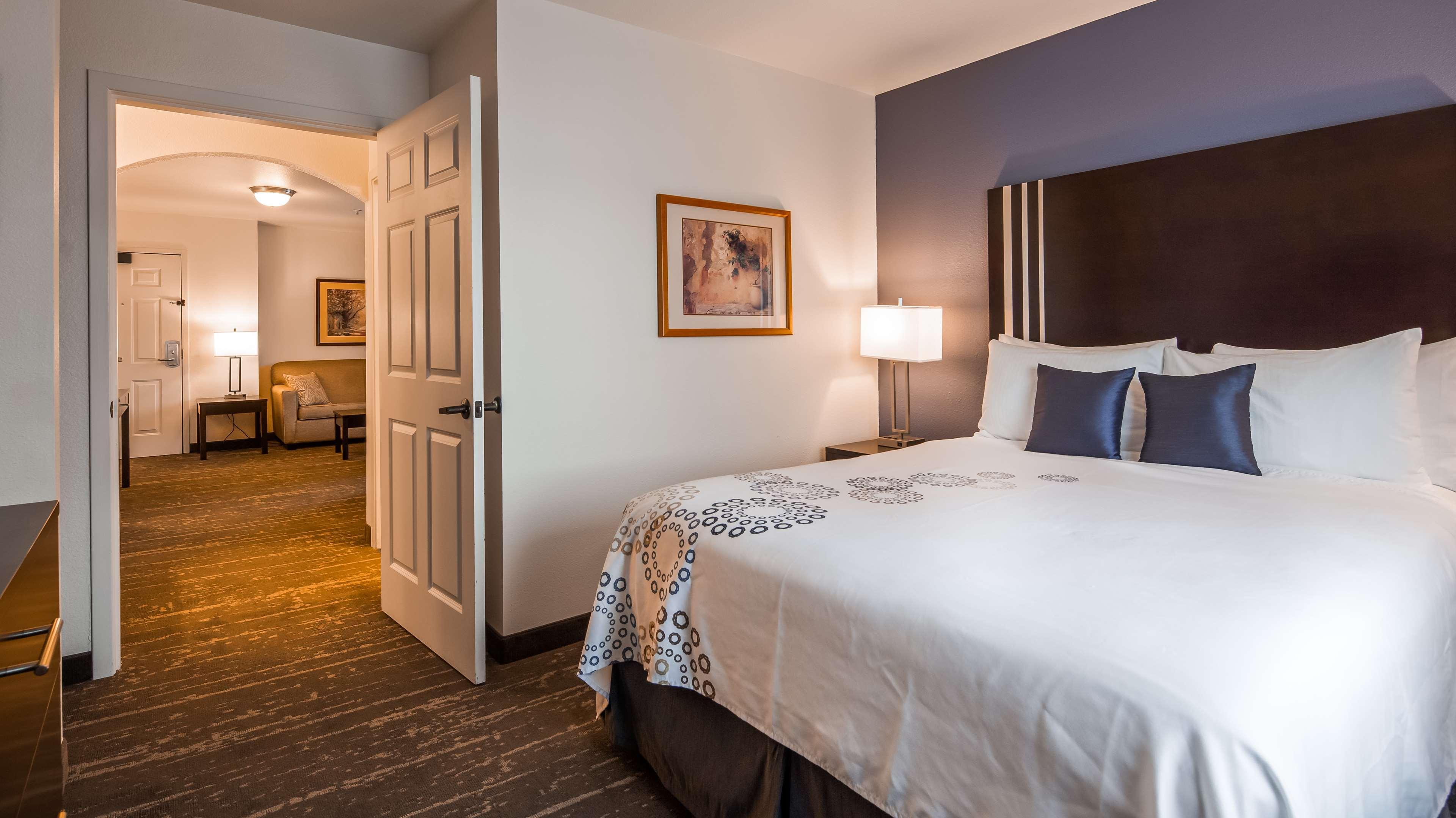 Best Western Plus Edmonds Harbor Inn מראה חיצוני תמונה
