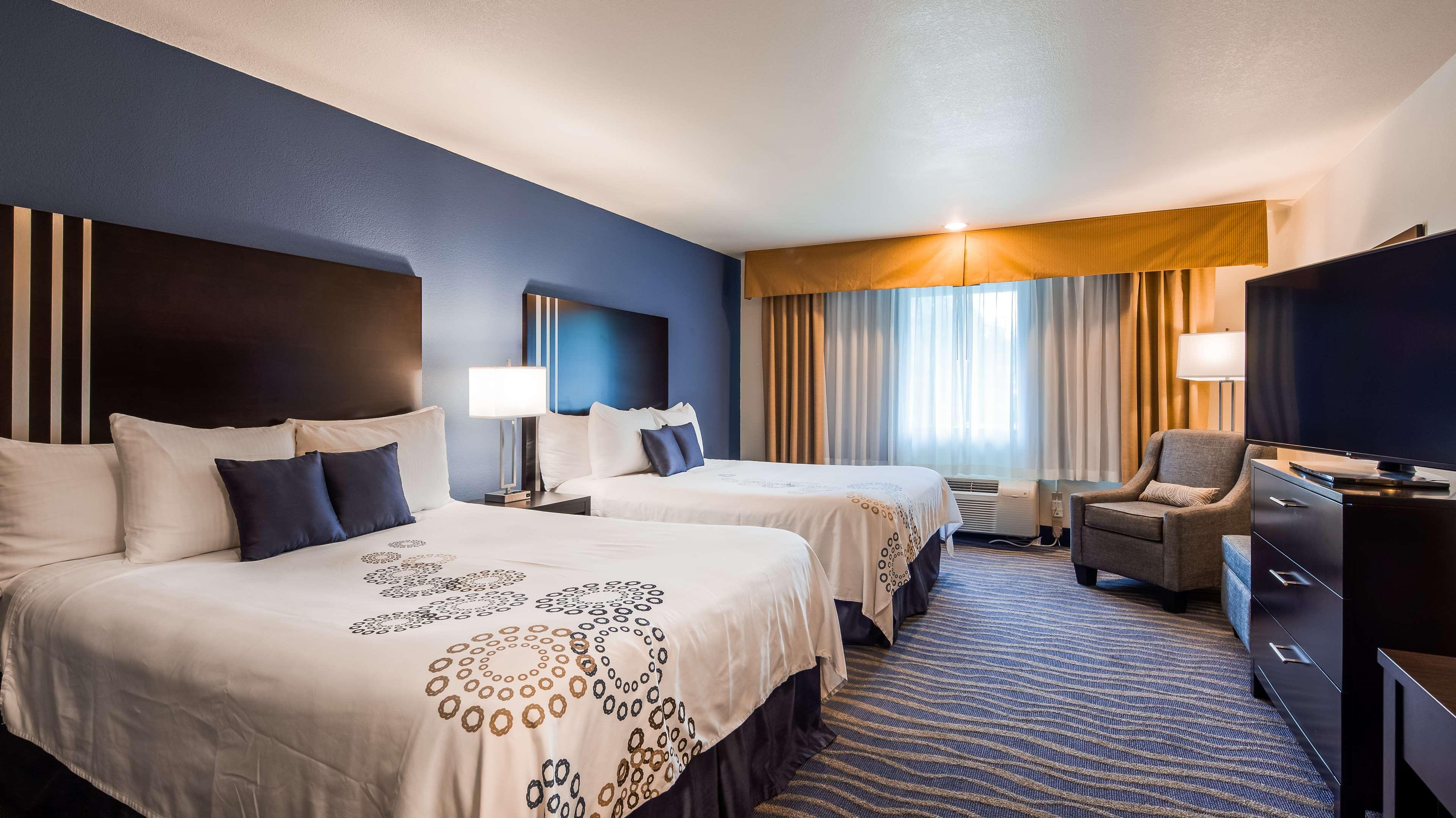 Best Western Plus Edmonds Harbor Inn מראה חיצוני תמונה