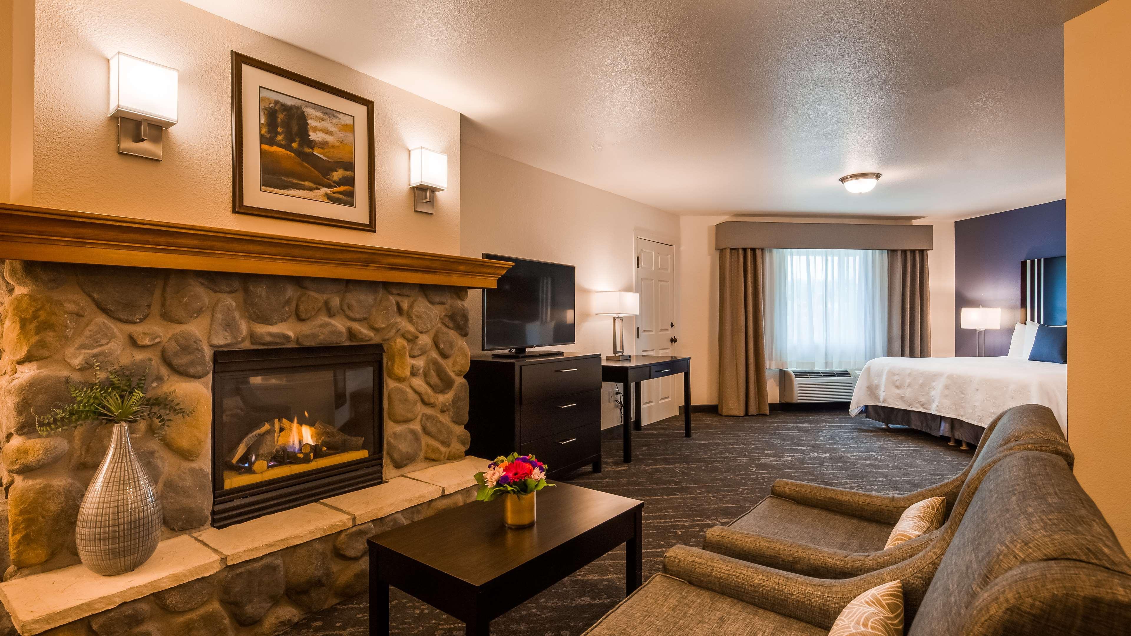 Best Western Plus Edmonds Harbor Inn מראה חיצוני תמונה