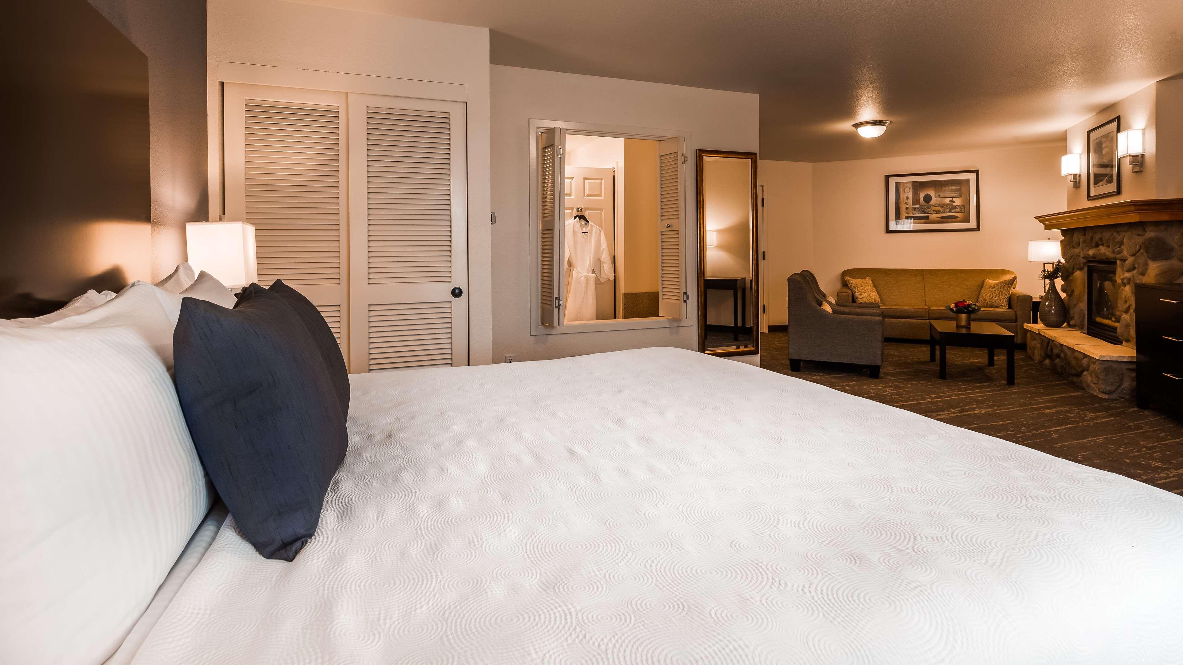 Best Western Plus Edmonds Harbor Inn מראה חיצוני תמונה