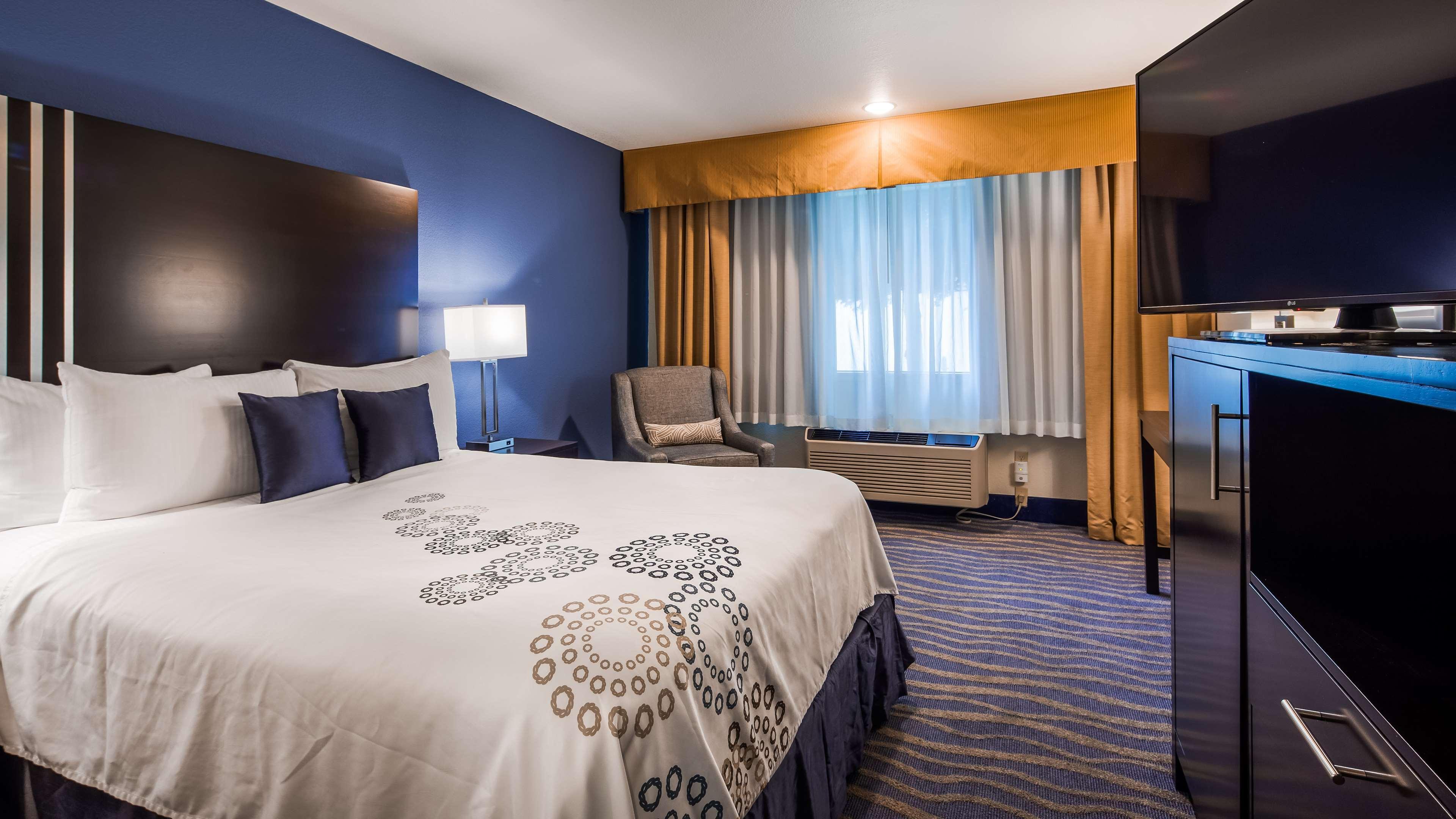 Best Western Plus Edmonds Harbor Inn מראה חיצוני תמונה
