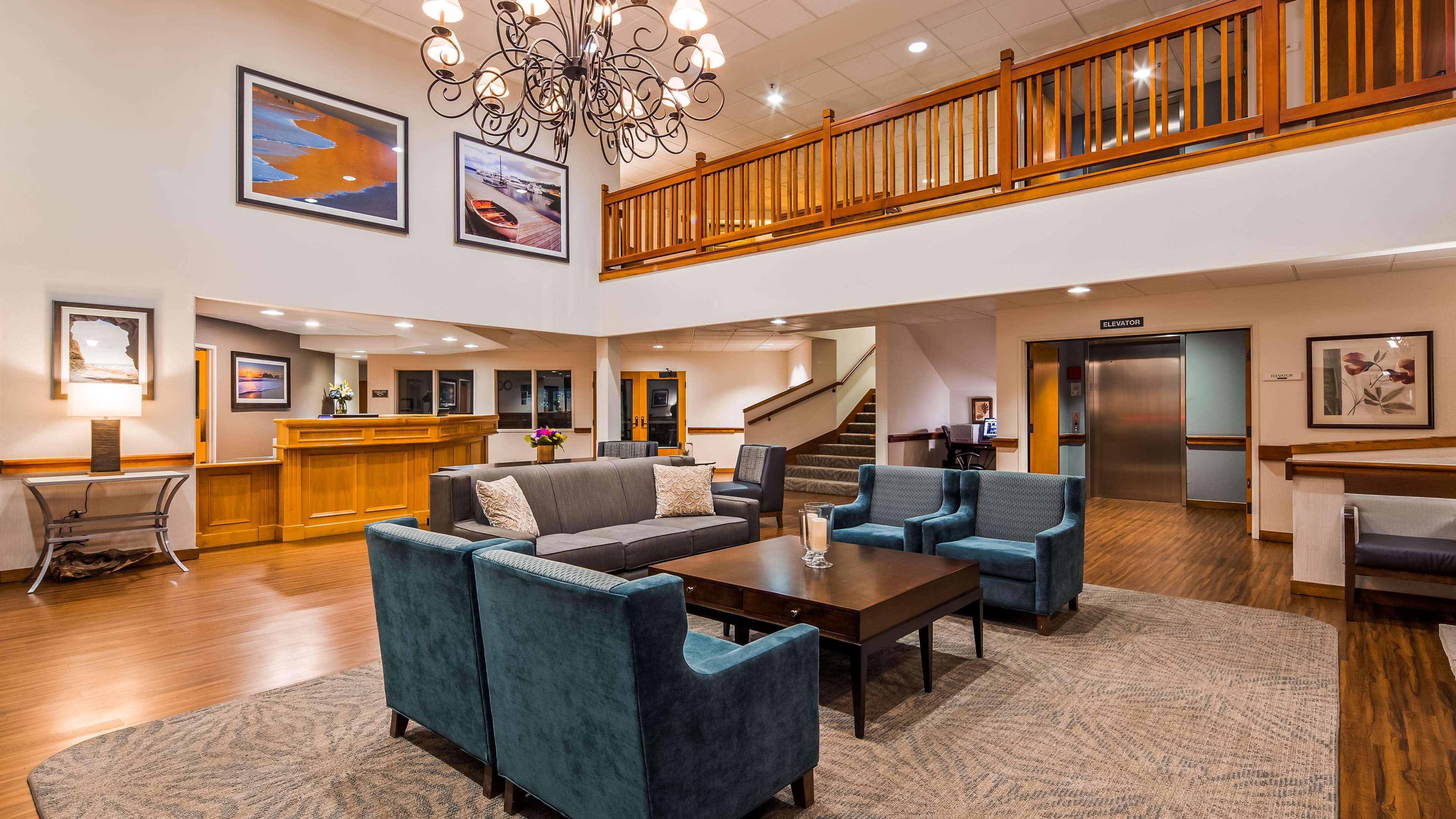 Best Western Plus Edmonds Harbor Inn מראה חיצוני תמונה