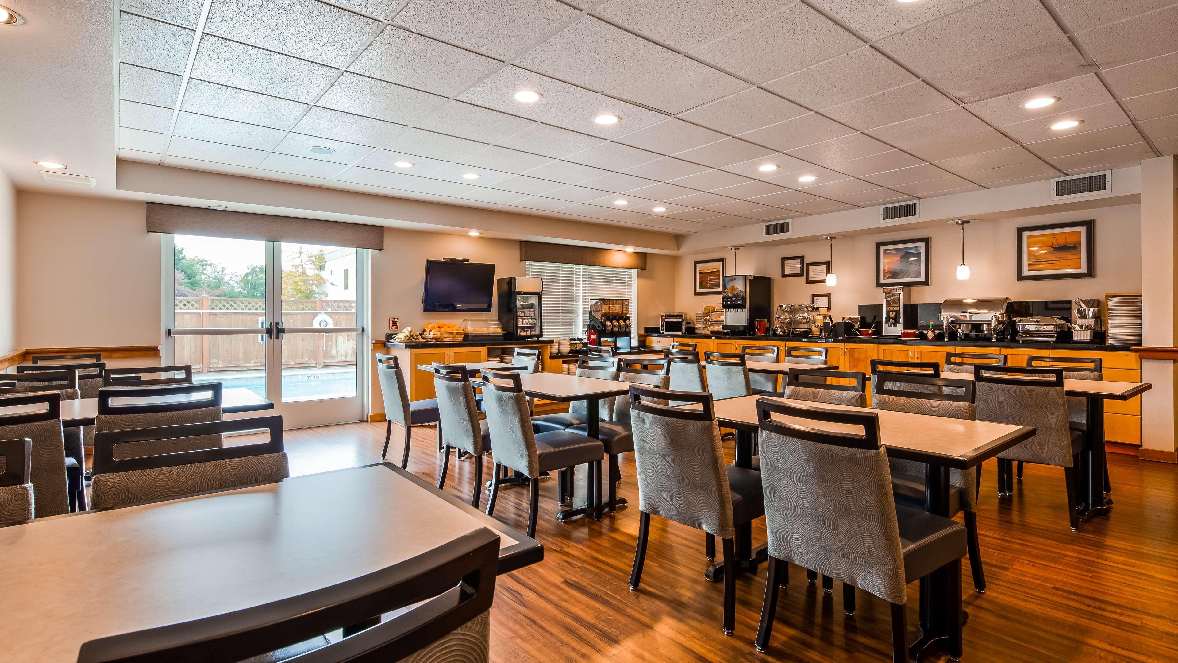 Best Western Plus Edmonds Harbor Inn מראה חיצוני תמונה