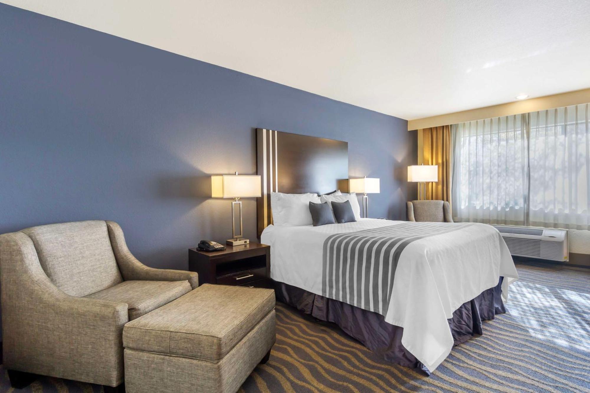 Best Western Plus Edmonds Harbor Inn מראה חיצוני תמונה