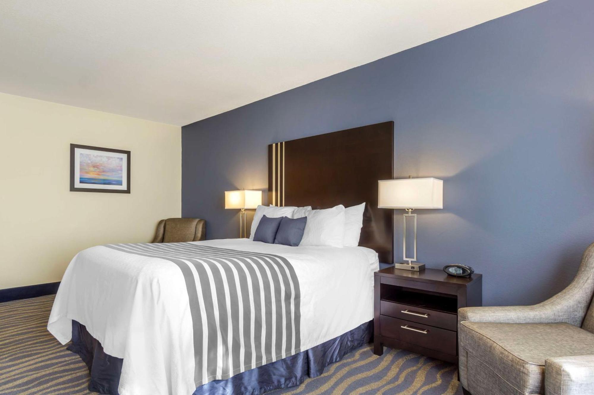 Best Western Plus Edmonds Harbor Inn מראה חיצוני תמונה