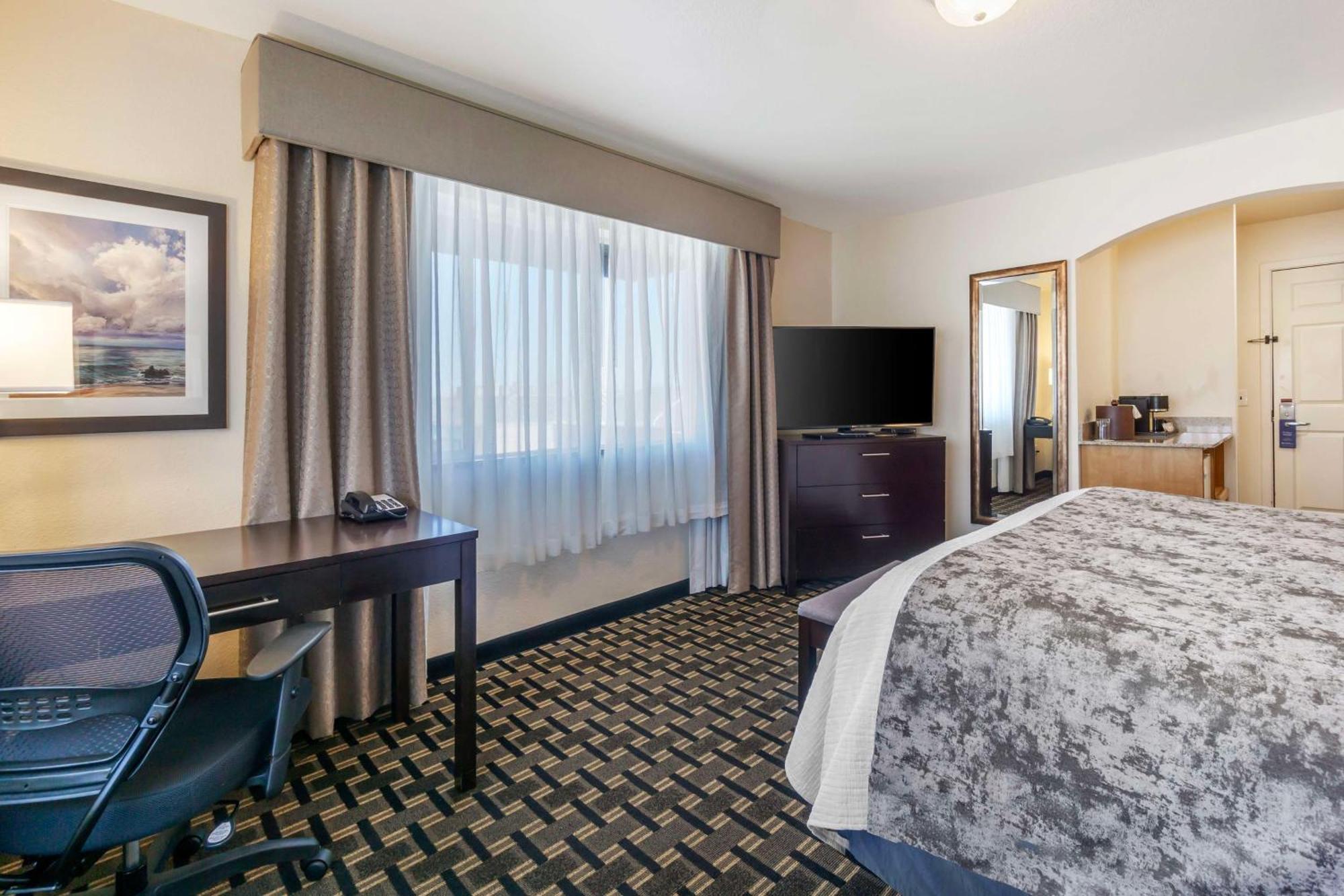 Best Western Plus Edmonds Harbor Inn מראה חיצוני תמונה