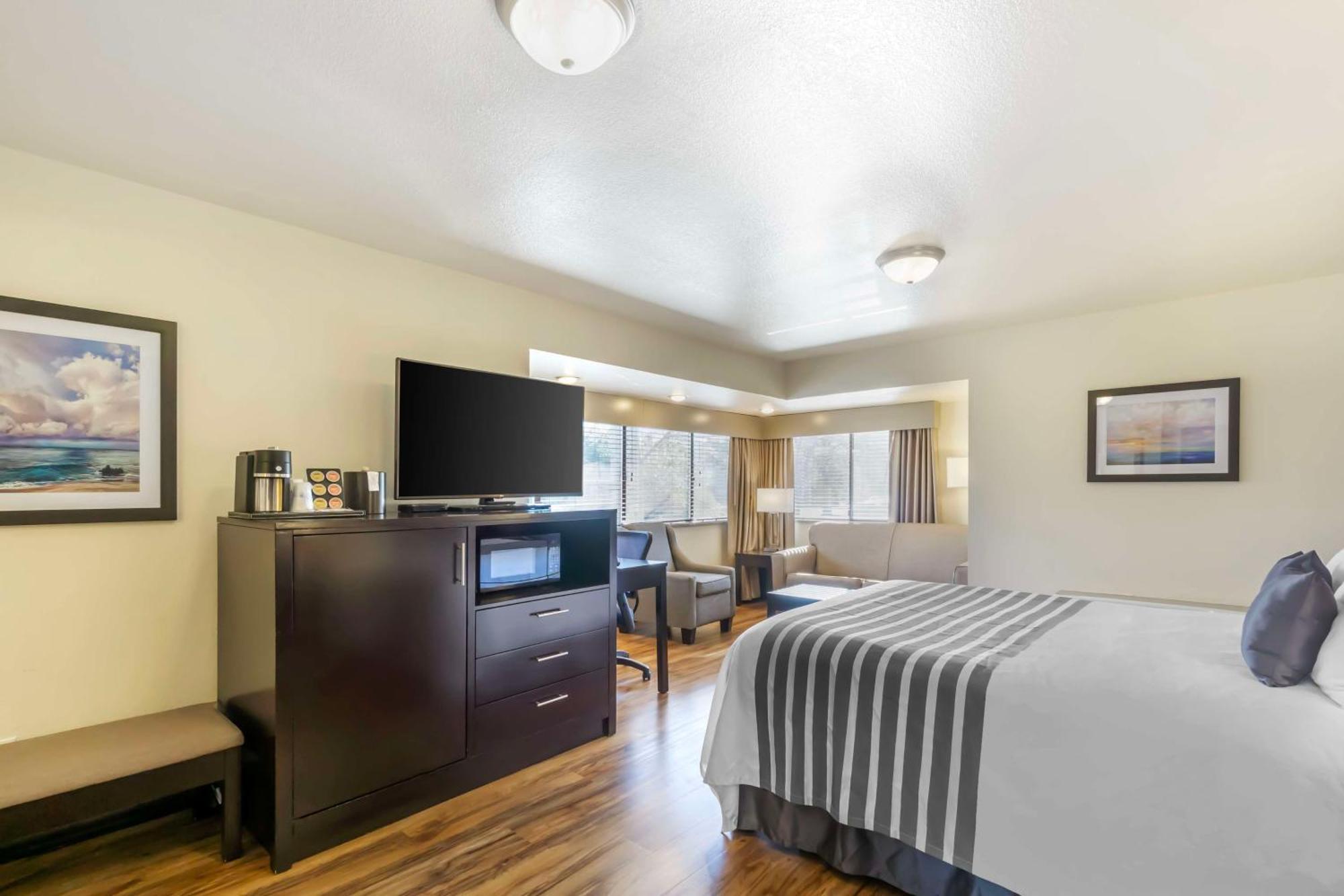 Best Western Plus Edmonds Harbor Inn מראה חיצוני תמונה
