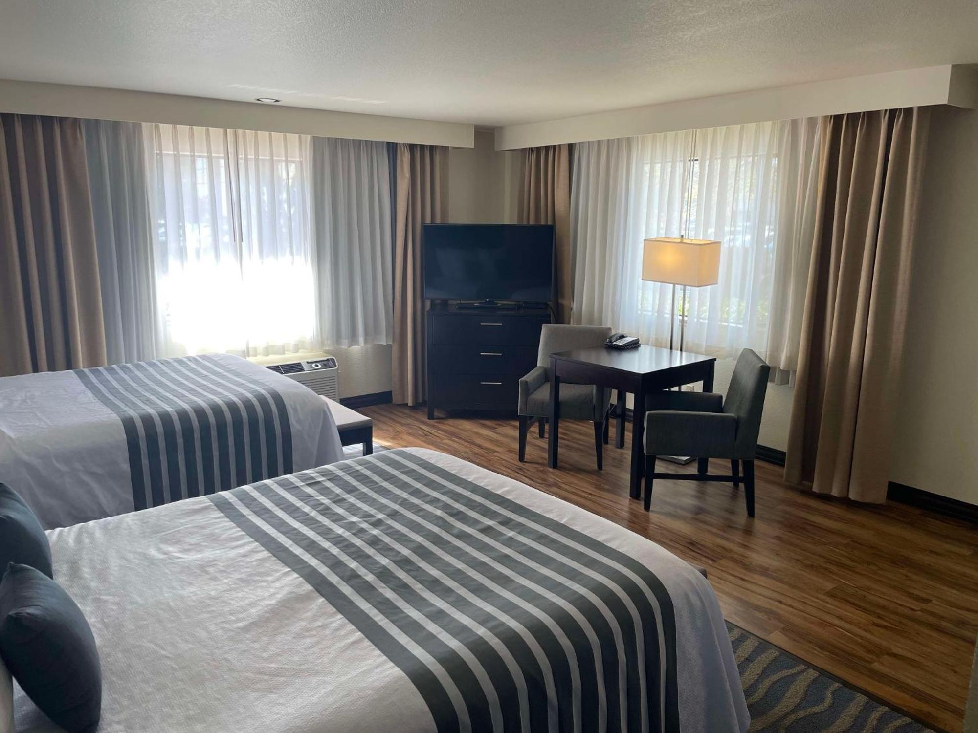 Best Western Plus Edmonds Harbor Inn מראה חיצוני תמונה