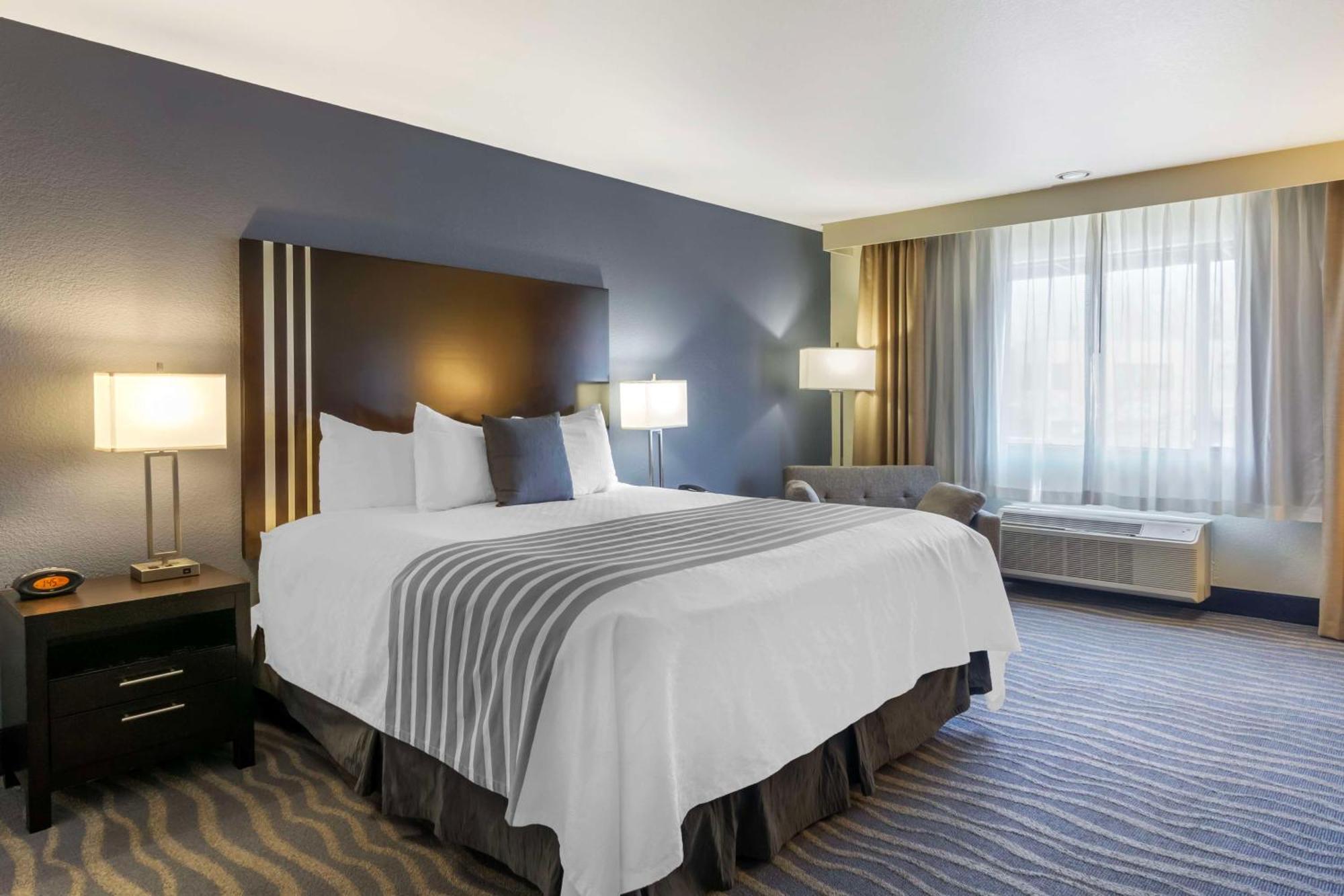 Best Western Plus Edmonds Harbor Inn מראה חיצוני תמונה