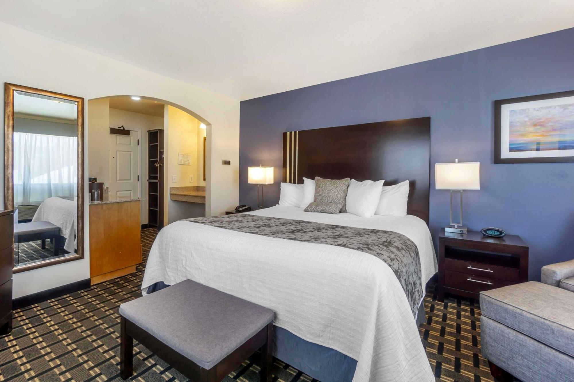 Best Western Plus Edmonds Harbor Inn מראה חיצוני תמונה