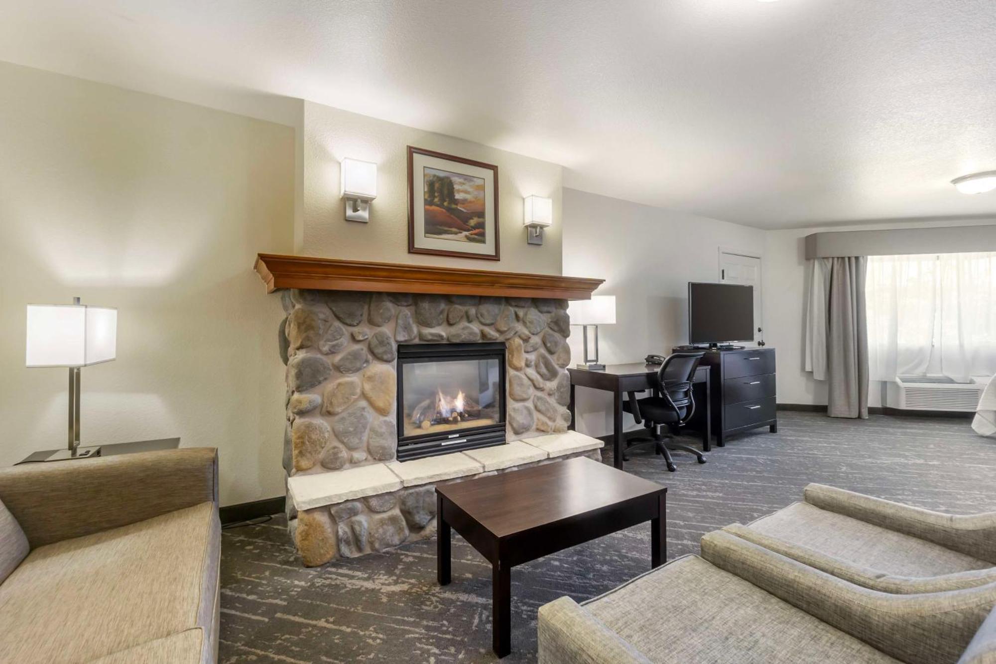 Best Western Plus Edmonds Harbor Inn מראה חיצוני תמונה
