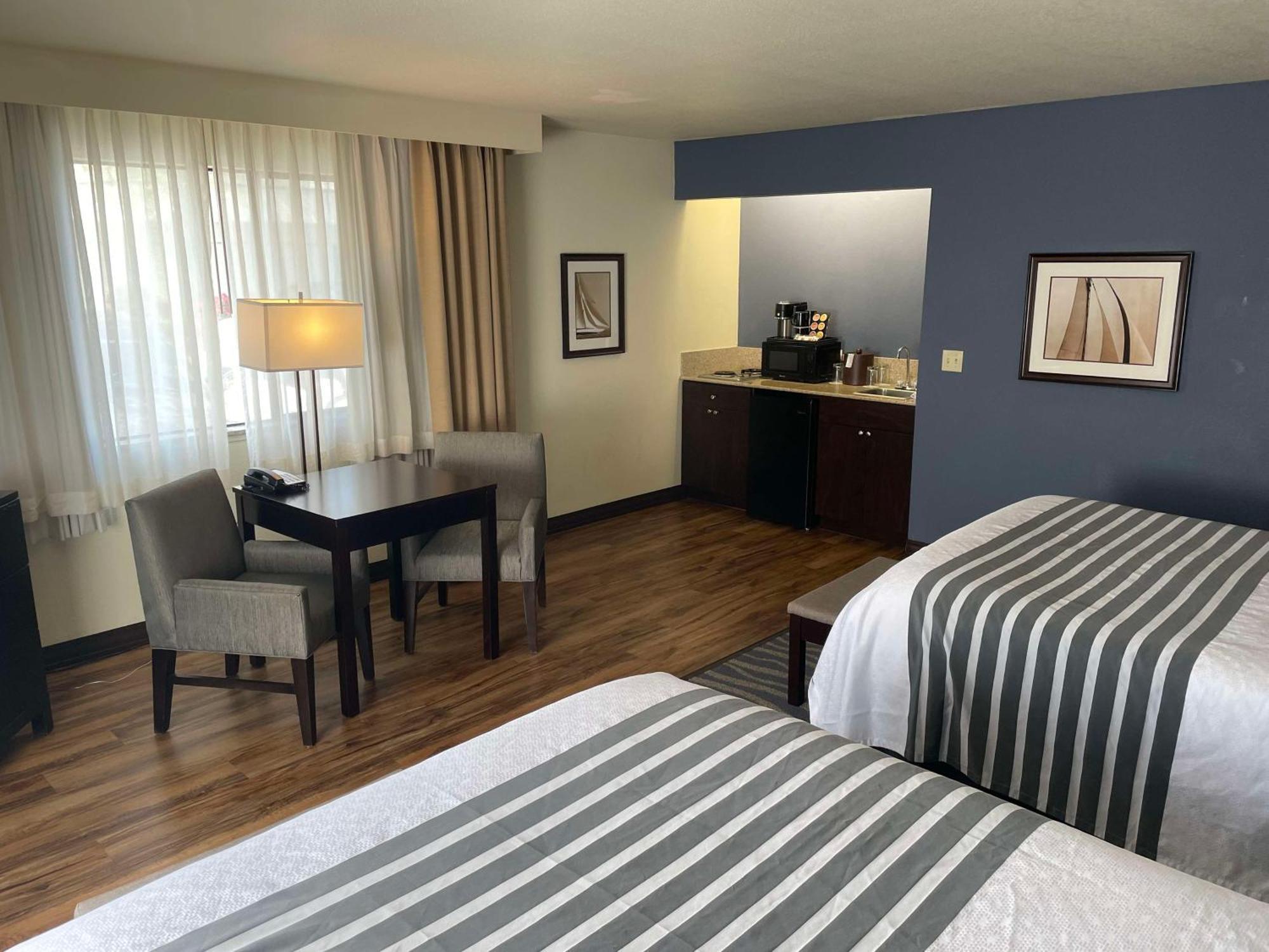 Best Western Plus Edmonds Harbor Inn מראה חיצוני תמונה