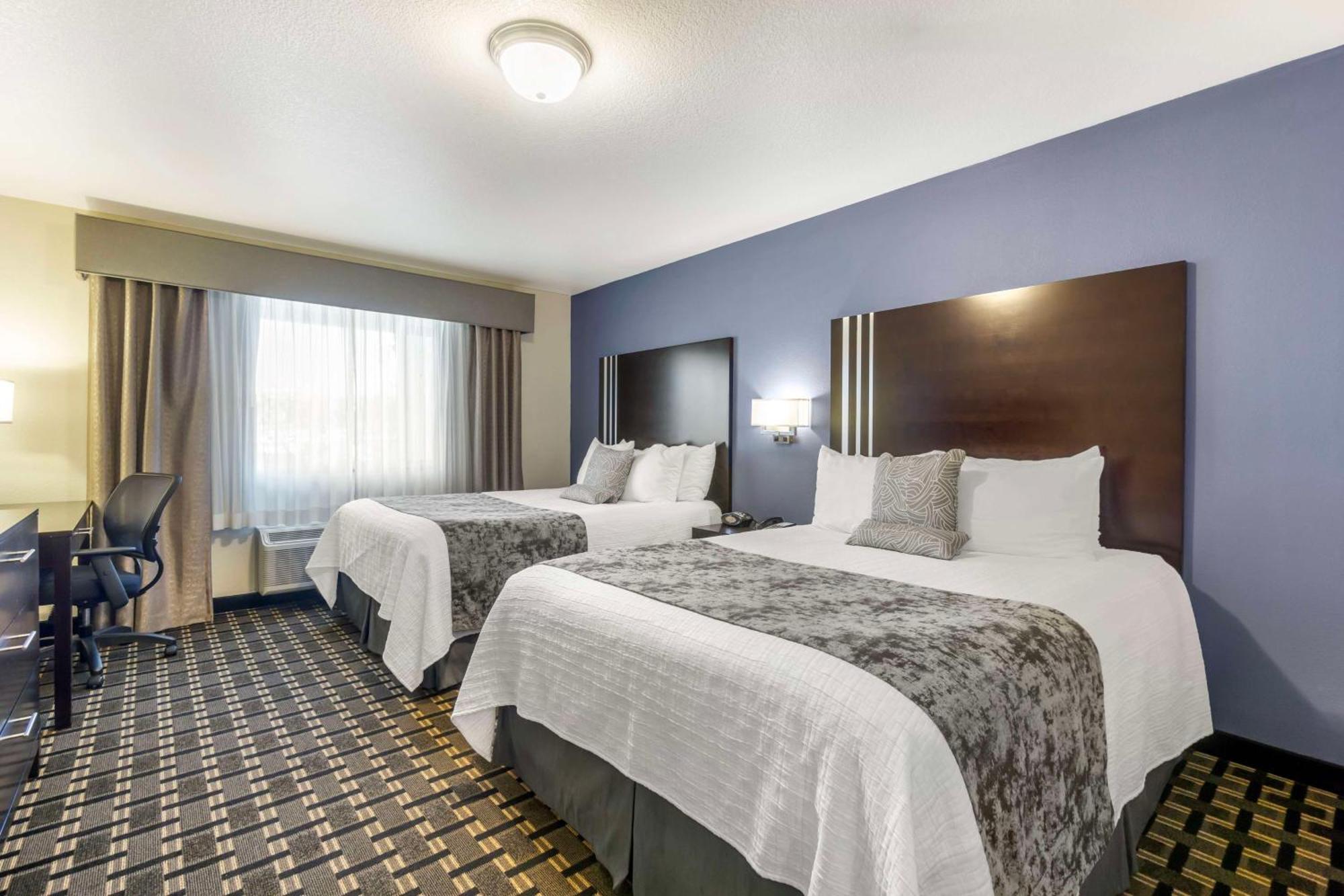 Best Western Plus Edmonds Harbor Inn מראה חיצוני תמונה