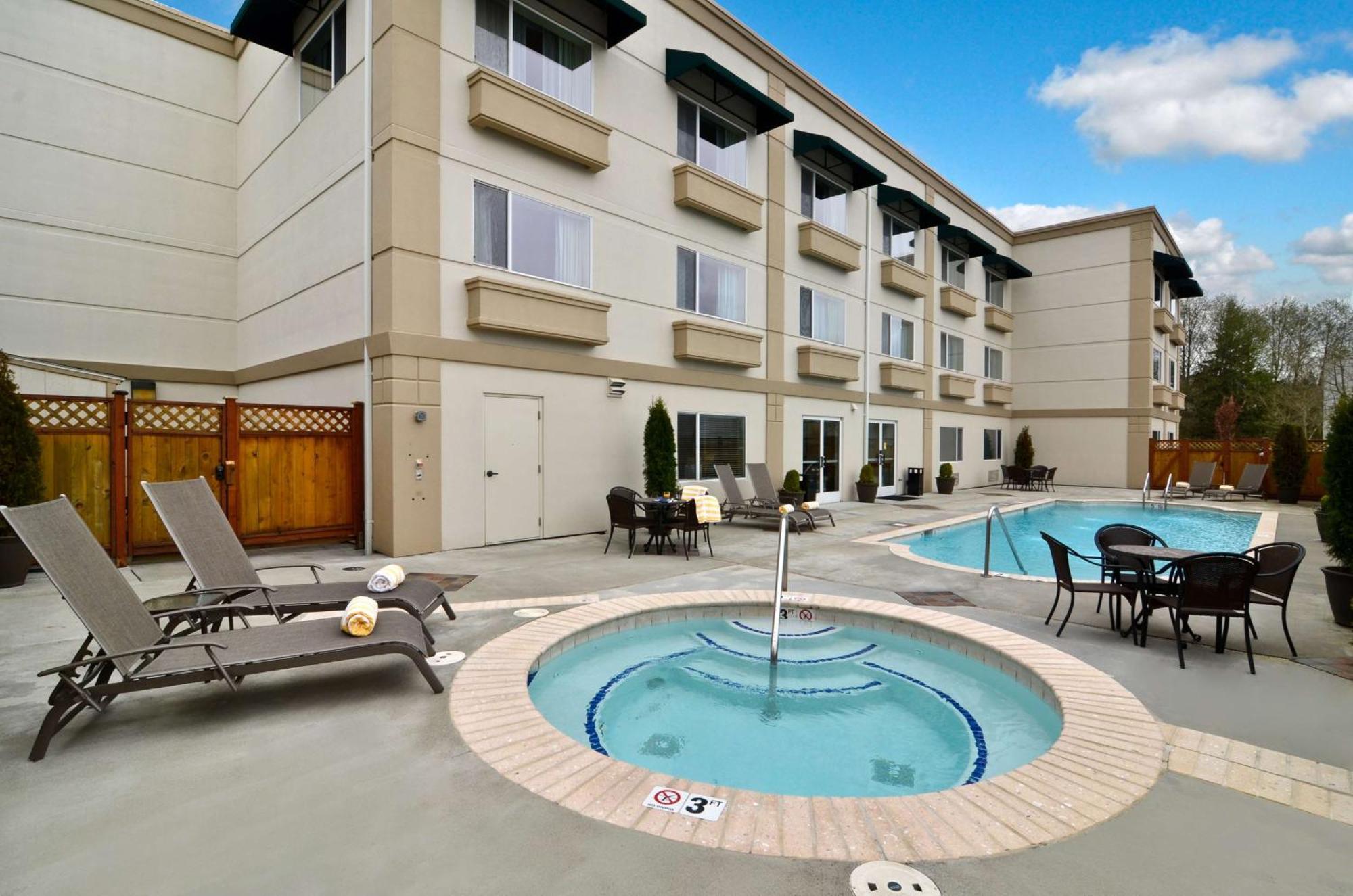Best Western Plus Edmonds Harbor Inn מראה חיצוני תמונה