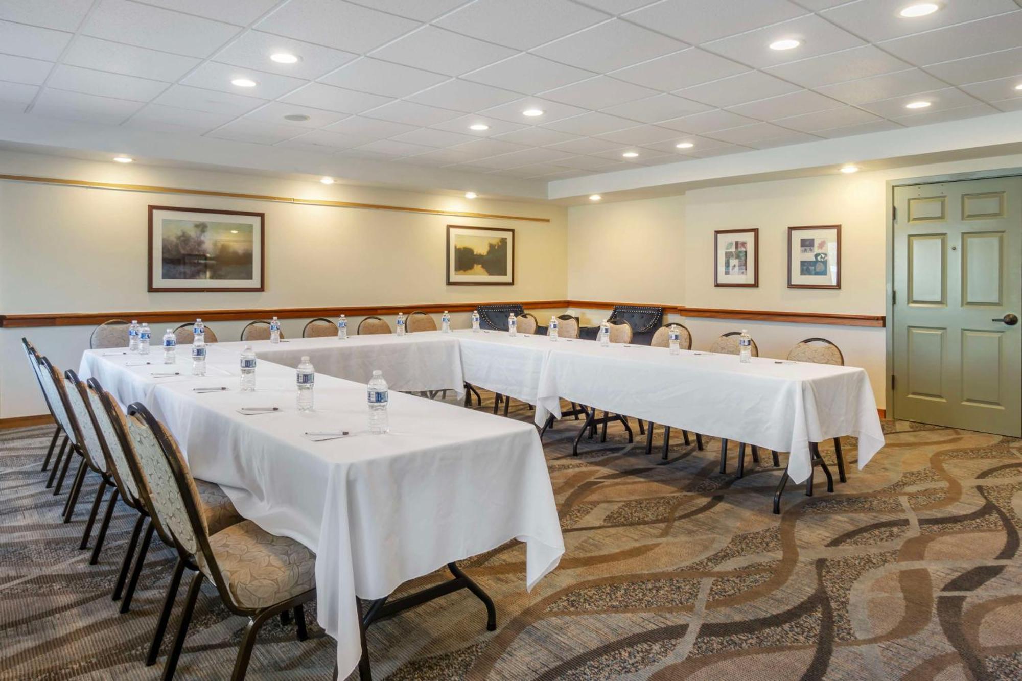 Best Western Plus Edmonds Harbor Inn מראה חיצוני תמונה
