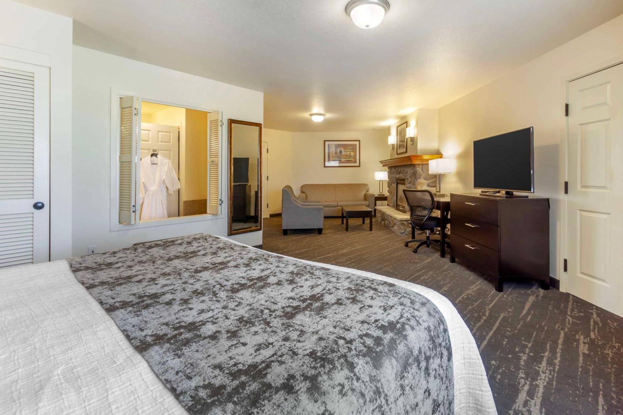 Best Western Plus Edmonds Harbor Inn מראה חיצוני תמונה