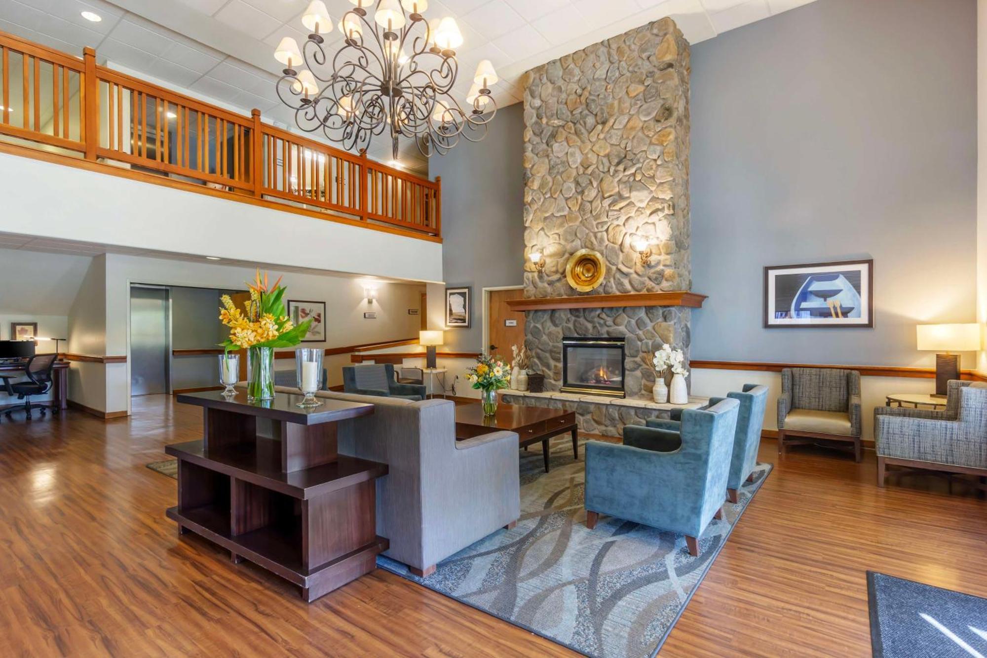 Best Western Plus Edmonds Harbor Inn מראה חיצוני תמונה