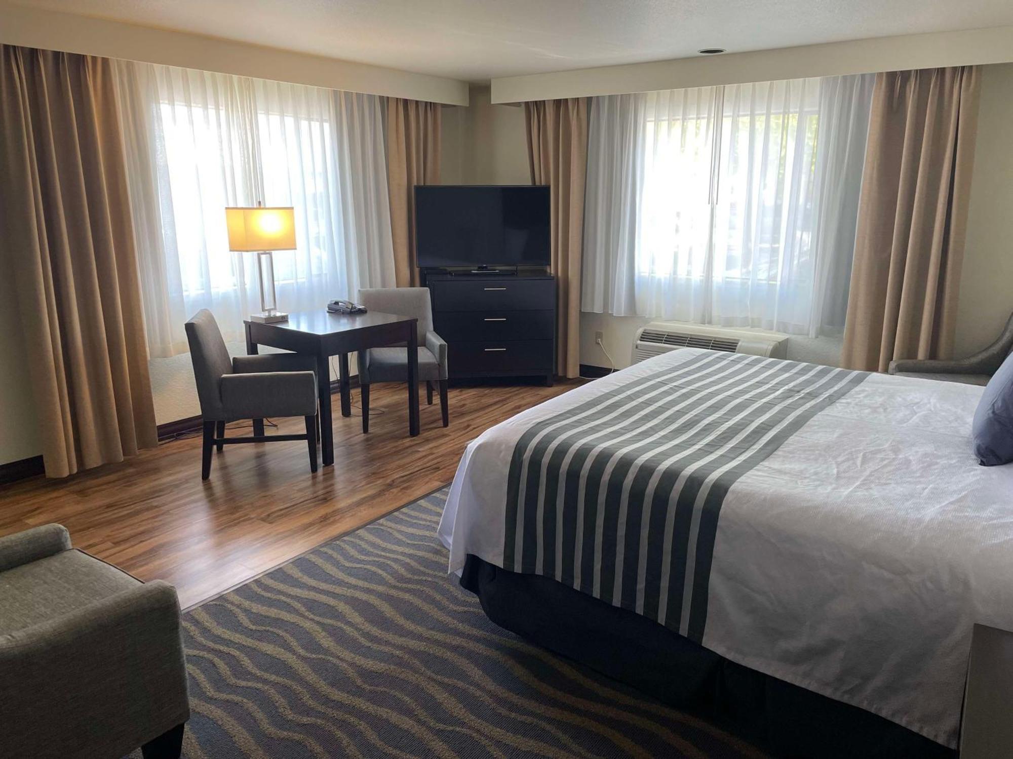 Best Western Plus Edmonds Harbor Inn מראה חיצוני תמונה